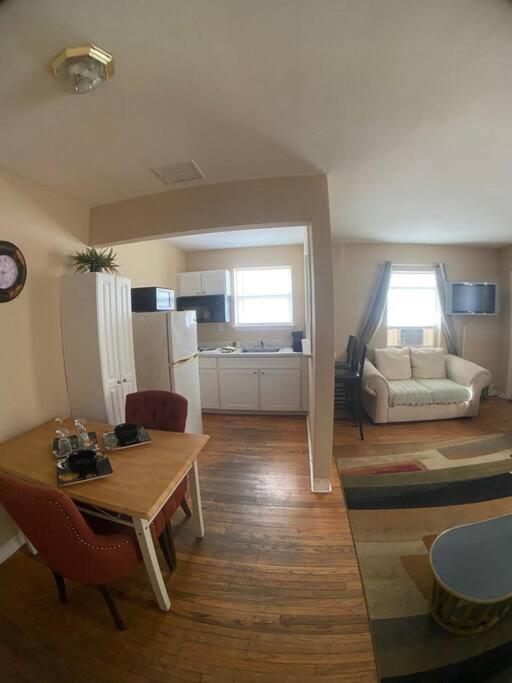 Private One-Bedroom 8 -Directly Across From Beach St. Pete Beach Εξωτερικό φωτογραφία