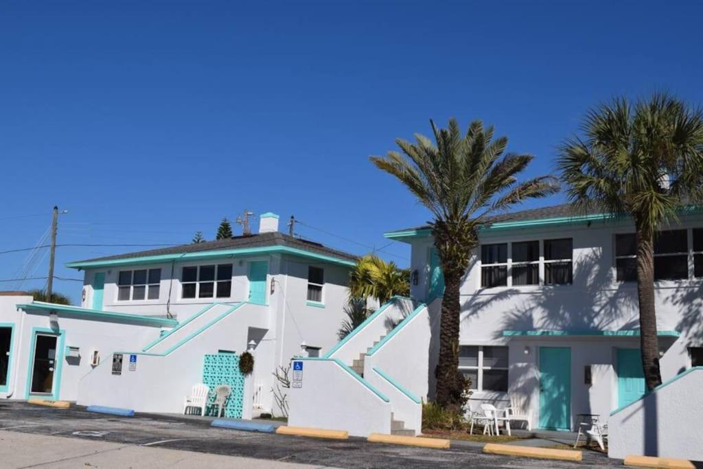 Private One-Bedroom 8 -Directly Across From Beach St. Pete Beach Εξωτερικό φωτογραφία